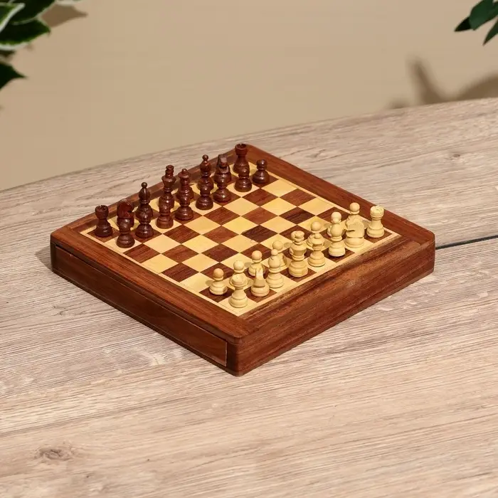 Шахматы магнитные, 20.5&times;20.5&times;3.5 см, дерево шишам