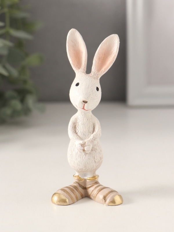 Сувенир полистоун Сувенир полистоун "Белый зайка в полосатых носках" 5х3,5х11 см