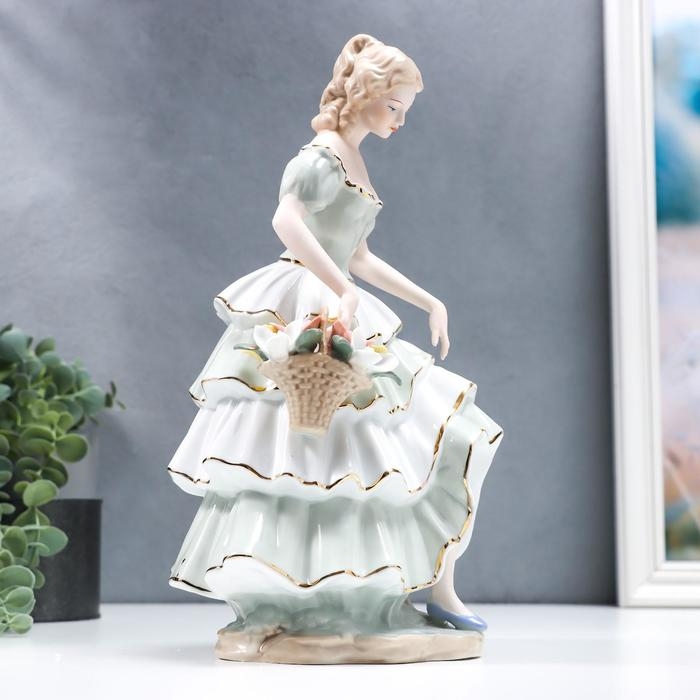 Сувенир керамика  Сувенир керамика "Крестьянка в зелёном платье с оборками с корзиной цветов" 31х10,5х13,5 см   697664