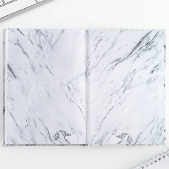 Ежедневник творческого человека с заданиями А5, 120 л. В твердой обложке «365 идей и планов» Ежедневник творческого человека с заданиями А5, 120 л. В твердой обложке «365 идей и планов»