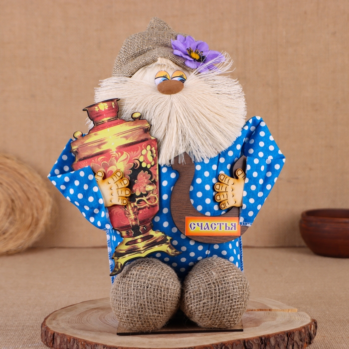 Оберег-домовой Оберег-домовой "Славуся в льняном колпаке, с топором и дровами", 30х18х10 см, микс