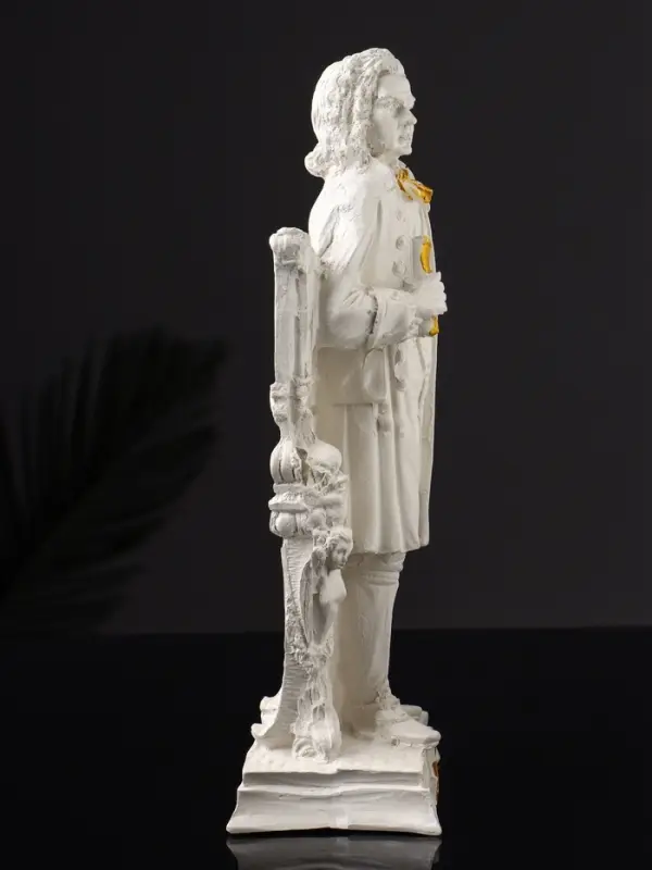 Фигура  Фигура "Бах" 20х7х5 см , белый с позолотой