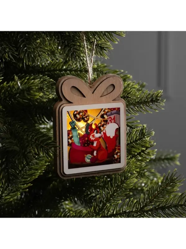 Подвеска световая &laquo;Белочка с подарками&raquo;, 11&times;9 см, от батареек LR41&times;3, свечение тёплое белое