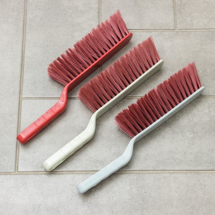 Щётка-смётка пластиковая Доляна, рабочая часть 18 см, 31×3,5 см, цвет МИКС Щётка-смётка пластиковая Доляна, рабочая часть 18 см, 31×3,5 см, цвет МИКС