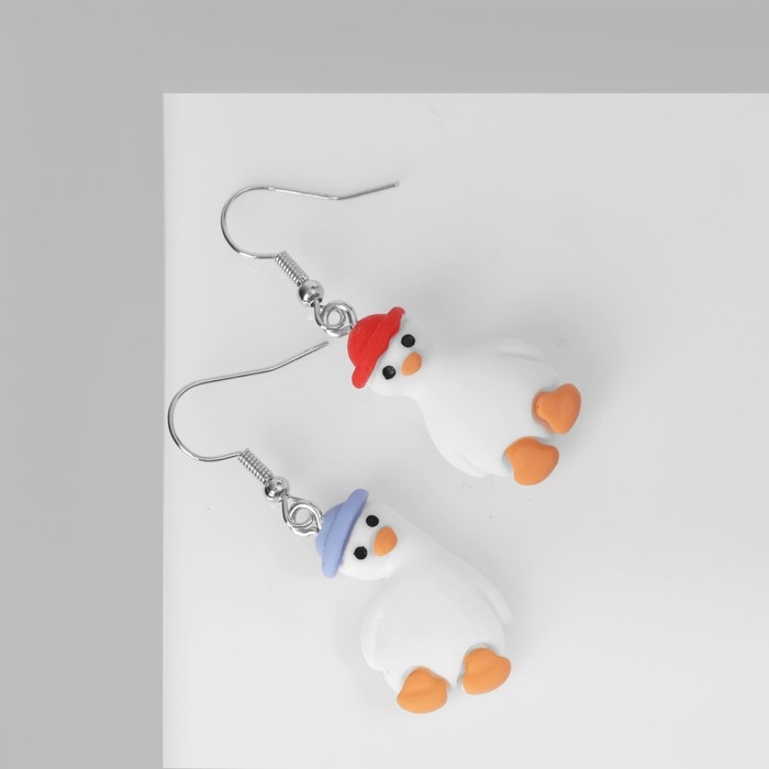 Серьги ассорти «Радость» гуси в шапках, цветные в серебре Серьги ассорти «Радость» гуси в шапках, цветные в серебре