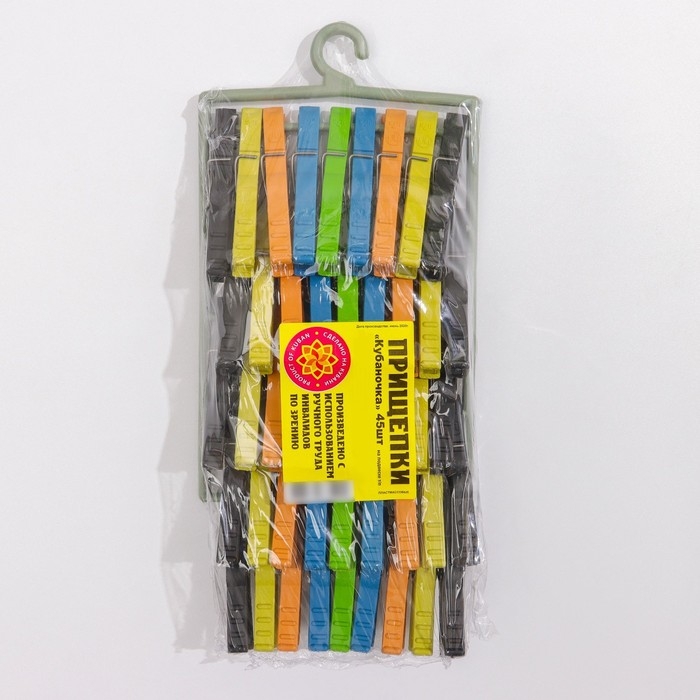 Прищепки бельевые на подвеске «Кубаночка», 8 см, 45 шт, цвет МИКС Прищепки бельевые на подвеске «Кубаночка», 8 см, 45 шт, цвет МИКС