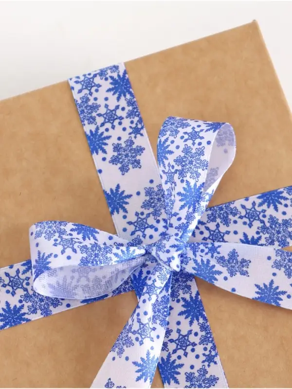 Лента атласная &laquo;Объёмные снежинки&raquo;, 25 мм, 5 м, белая