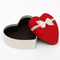 Набор подарочных коробок сердце 3 в 1, Белый - алый, 21&times;19&times;9 - 15.5&times;14&times;6 см