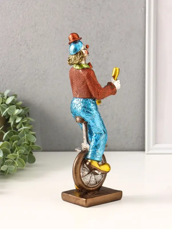 Фигура полистоун &laquo;Клоун-жонглёр на моноколесе&raquo;, 9&times;9&times;28.3 см