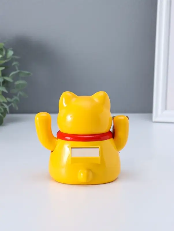 Маятник пластик от солнечной батареи "Кот Манэки-нэко с детками" 11,2х14,3х15,3 см