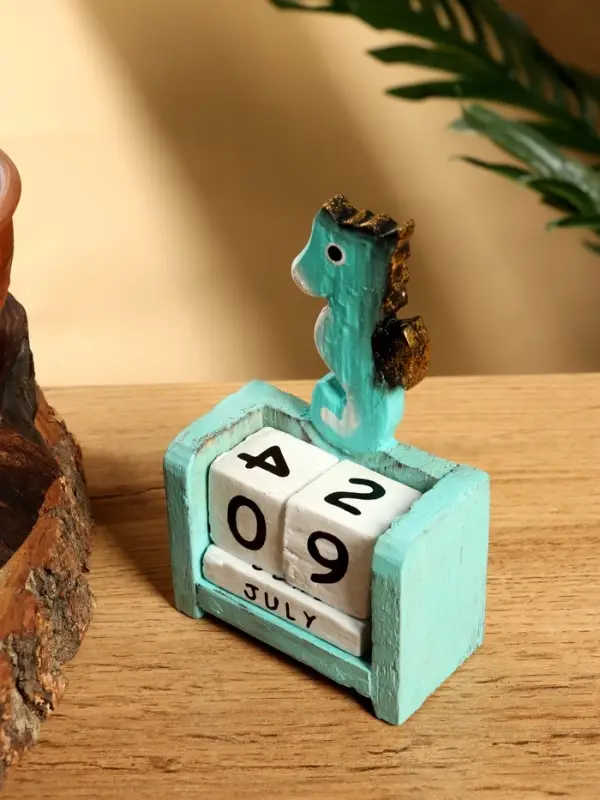 Календарь настольный &laquo;Морской конек&raquo;, 7&times;4&times;10 см, дерево, бирюзовый