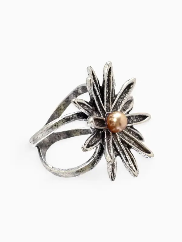 Кольцо для платка &laquo;Цветок Астра&raquo;, белое в чернёном серебре