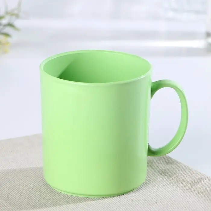 Кружка для холодных и горячих пищевых продуктов Комфорт Плюс, 350 мл, пластик, МИКС Кружка для холодных и горячих пищевых продуктов Комфорт Плюс, 350 мл, пластик, МИКС