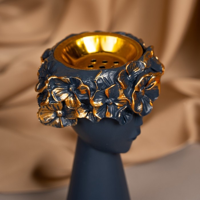 Подсвечник полистоун «Девушка с венком» 9,5 х 9,5 х 14 см МИКС