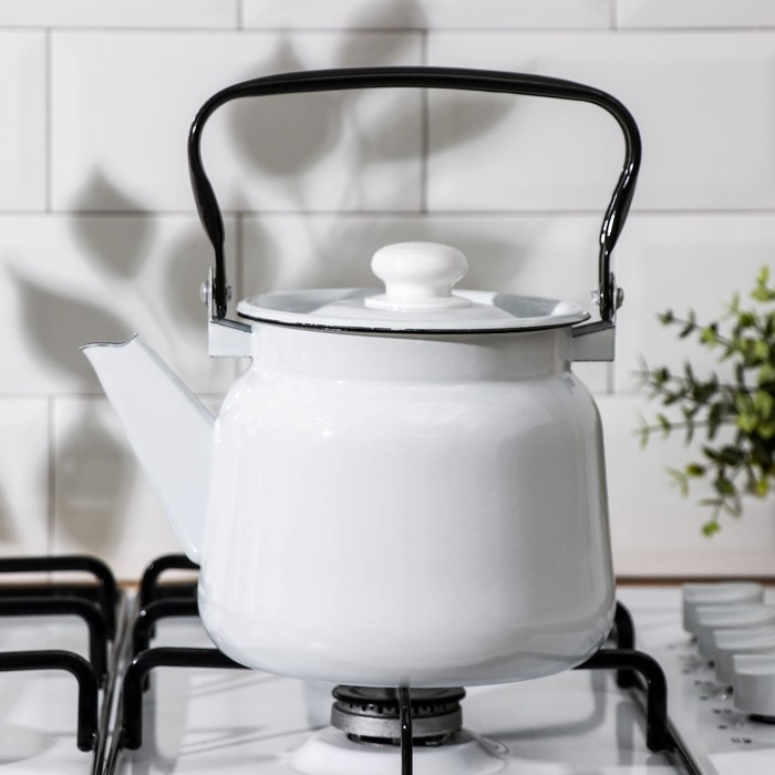 Чайник, 2,3 л, без деколи, эмалированная крышка, цвет белый Чайник, 2,3 л, без деколи, эмалированная крышка, цвет белый