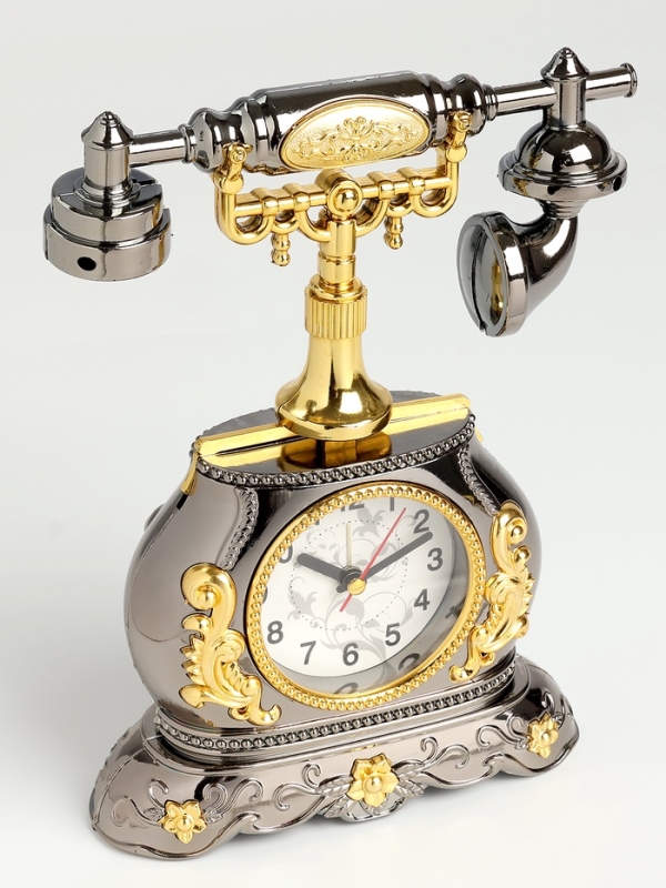 Часы будильник настольные, на батарейках, 25 х 17 х 6.3 см, циферблат d-7 см Часы будильник настольные, на батарейках, 25 х 17 х 6.3 см, циферблат d-7 см