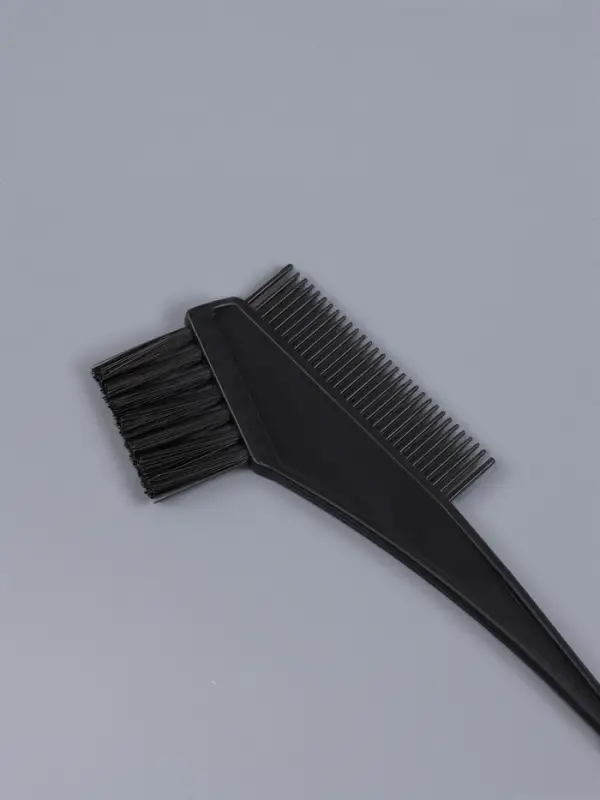 Расчёска - кисть для окрашивания, 20.5(±1) × 7 см, чёрная
