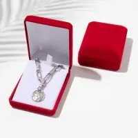 Футляр под набор: серьги и кулон &laquo;Прямоугольник&raquo; 7.5&times;6 см, красный, вставка белая