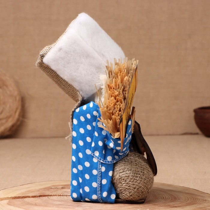 Оберег-домовой Оберег-домовой "Матвей с метлой и подковой", 30х20х14 см, микс