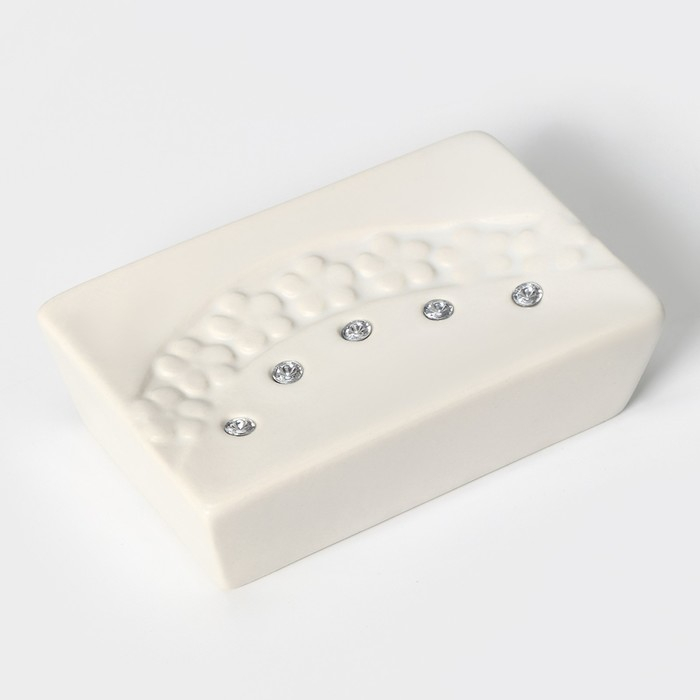 Набор аксессуаров для ванной комнаты Доляна «Цветочный барельеф», 4 предмета (дозатор 270 мл, мыльница, 2 стакана 210 мл), цвет белый Набор аксессуаров для ванной комнаты Доляна «Цветочный барельеф», 4 предмета (дозатор 270 мл, мыльница, 2 стакана 210 мл), цвет белый