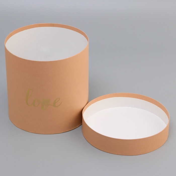 Коробка круглая с тиснением Коробка круглая с тиснением"Love"кофе с молоком 18*18*18см