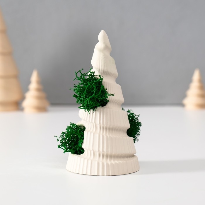 Сувенир  Сувенир "Новогодняя елка" со мхом белая, высота 10 см, d-5 см (мох зелен стабил)