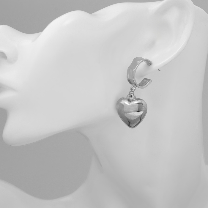 Серьги пластик «Сердца» объёмные, цвет серебро Серьги пластик «Сердца» объёмные, цвет серебро
