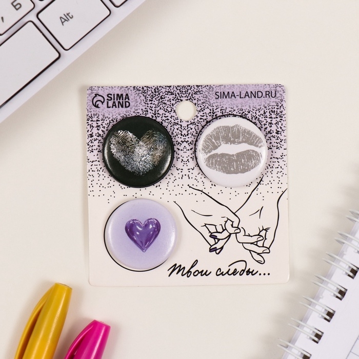Значки закатные набор 3 шт d=25 мм Значки закатные набор 3 шт d=25 мм "Отпечатки на сердце" 7х7 см