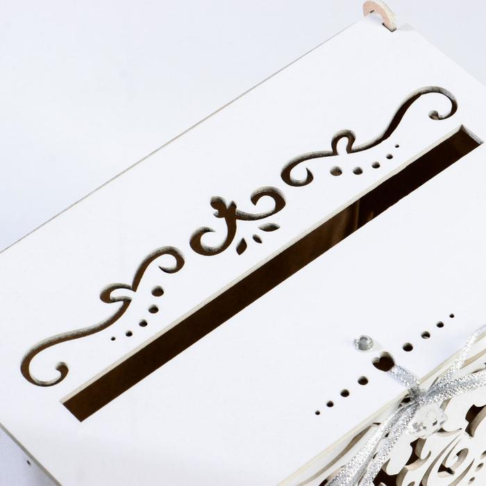 Семейный банк для сбора денег Семейный банк для сбора денег "Кристалл", белый-серебро, 21,5х13,5х18,5 см