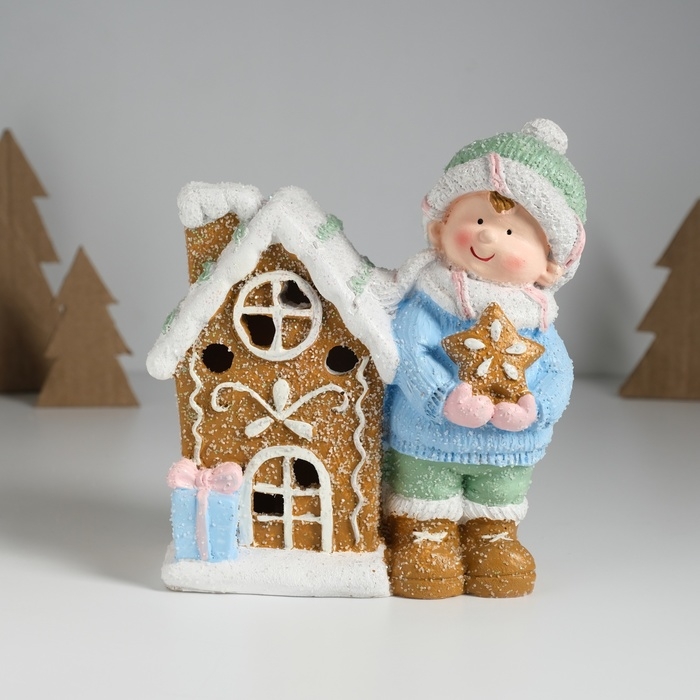 Сувенир керамика свет Сувенир керамика свет "Малышка в голубом свитере у пряничного домика" 15х8х16 см