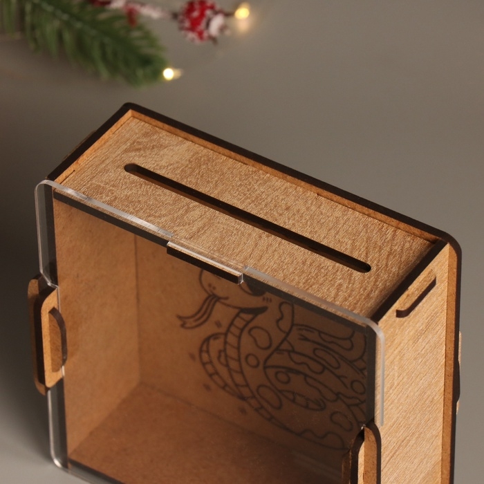 Новогодняя копилка с акрилом  Новогодняя копилка с акрилом "Змея. Милашка" 12х12х4 см