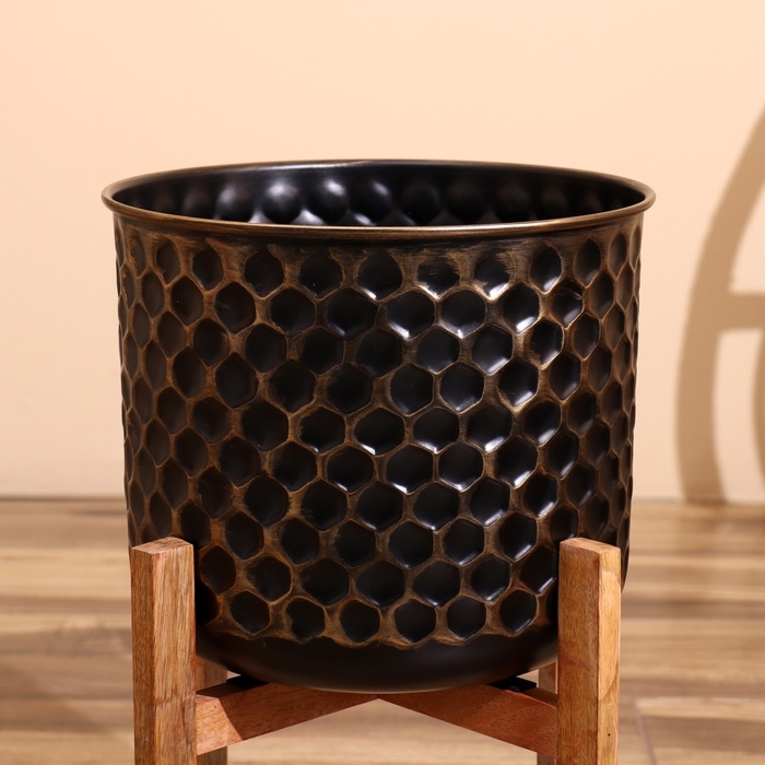 Кашпо на подставке  Кашпо на подставке "Хани" металл,дерево (набор 2 шт), диаметр 29 и 26 см