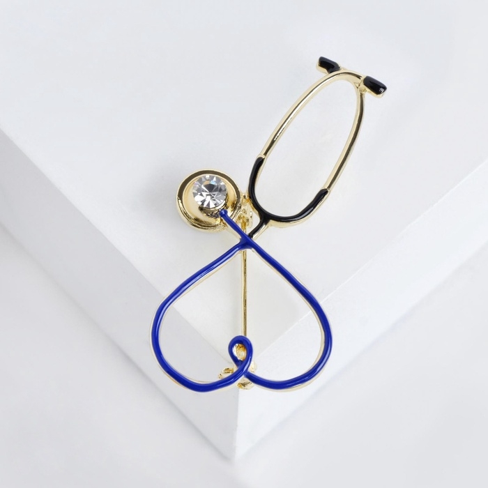 Брошь «Стетоскоп» сердце, цвет синий в золоте Брошь «Стетоскоп» сердце, цвет синий в золоте