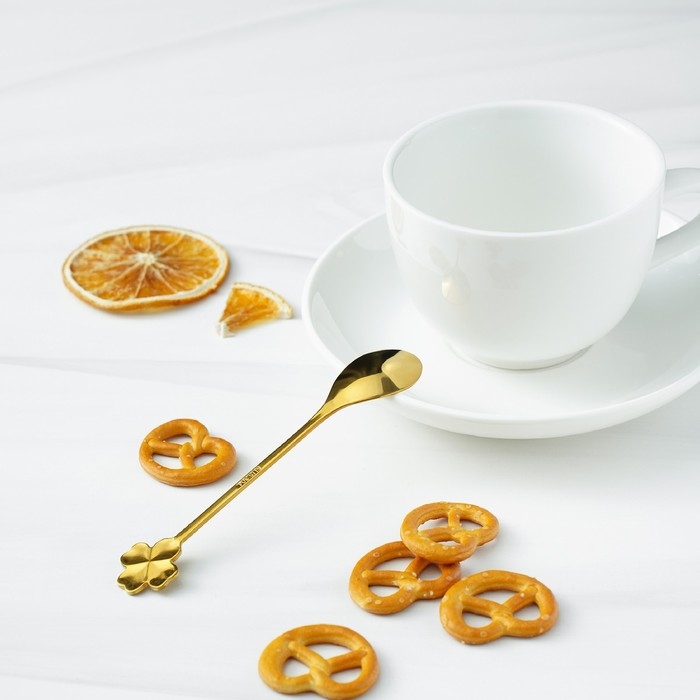 Ложка десертная из нержавеющей стали Magistro «Клевер», длина 12,5 см, цвет золотой Ложка десертная из нержавеющей стали Magistro «Клевер», длина 12,5 см, цвет золотой