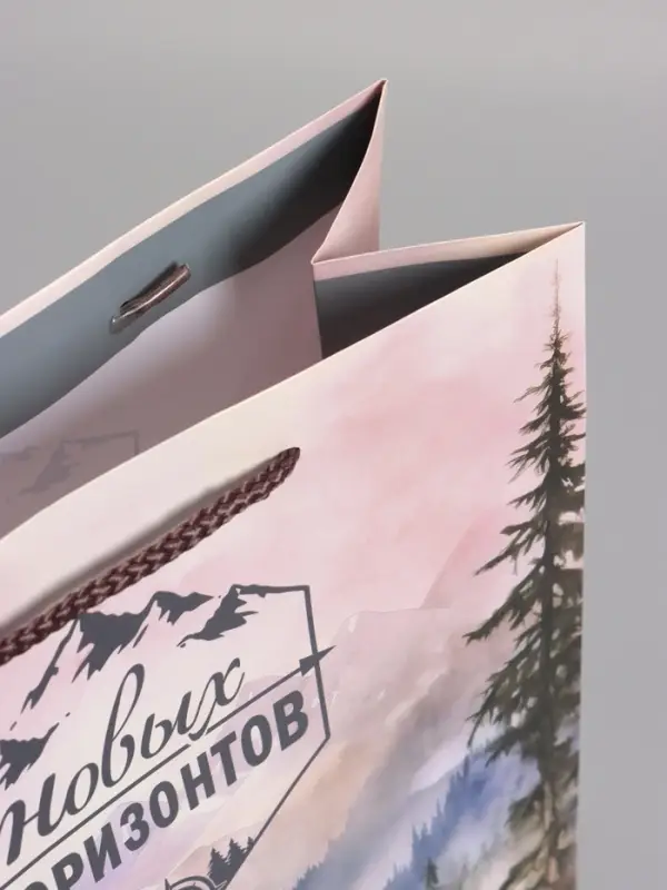 Пакет подарочный "Северный характер" ламинированный 26 х 12 х 32 см