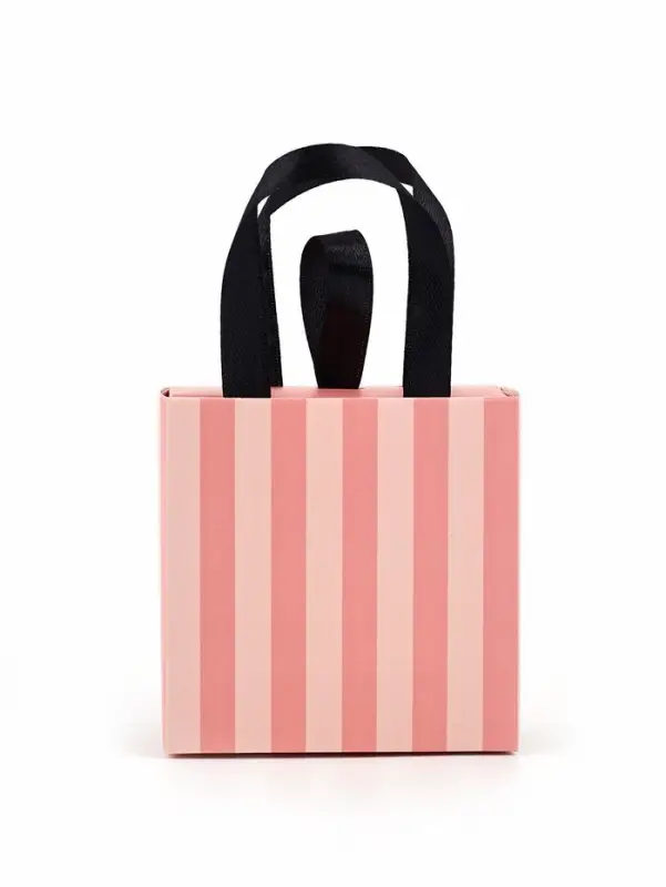 Коробка-пакет под бижутерию «Для тебя», 7.5 х 7.5 х 3.5 см Коробка-пакет под бижутерию «Для тебя», 7.5 х 7.5 х 3.5 см