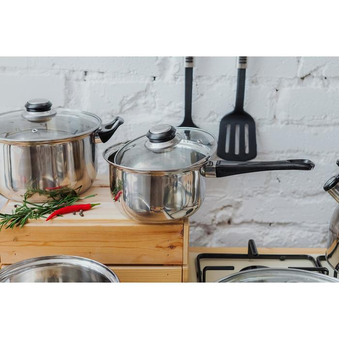 Набор посуды из нержавеющей стали «Чёрная ночь», 8 предметов: ковш 1,5 л, 2 кастрюли 2/3 л, сковорода d=24 см, крышки, стенки 0,3 мм, дно 5 мм Набор посуды из нержавеющей стали «Чёрная ночь», 8 предметов: ковш 1,5 л, 2 кастрюли 2/3 л, сковорода d=24 см, крышки, стенки 0,3 мм, дно 5 мм