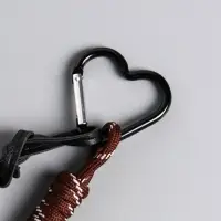 Брелок на карабине кожзам, текстиль "Такса" с узлом 25х13х1,5