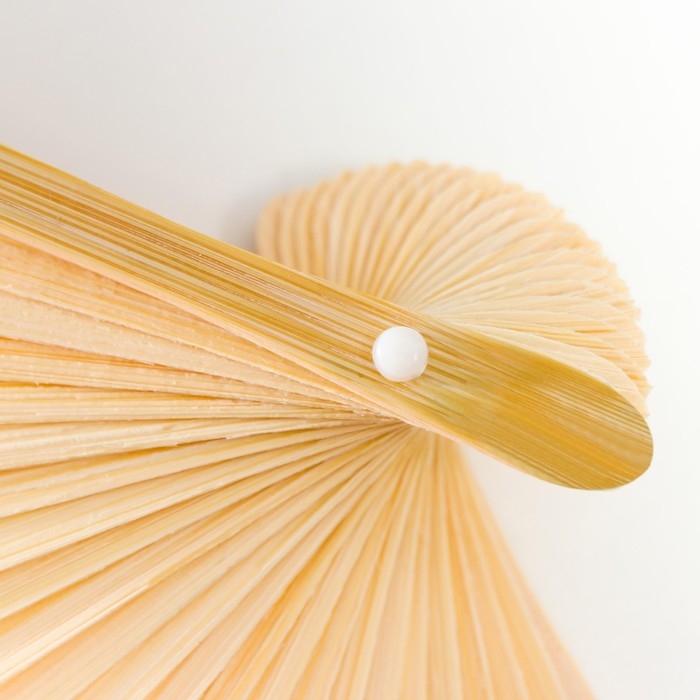 Веер бамбук, текстиль h=21 см  Веер бамбук, текстиль h=21 см "Цветы" с чехлом, красный