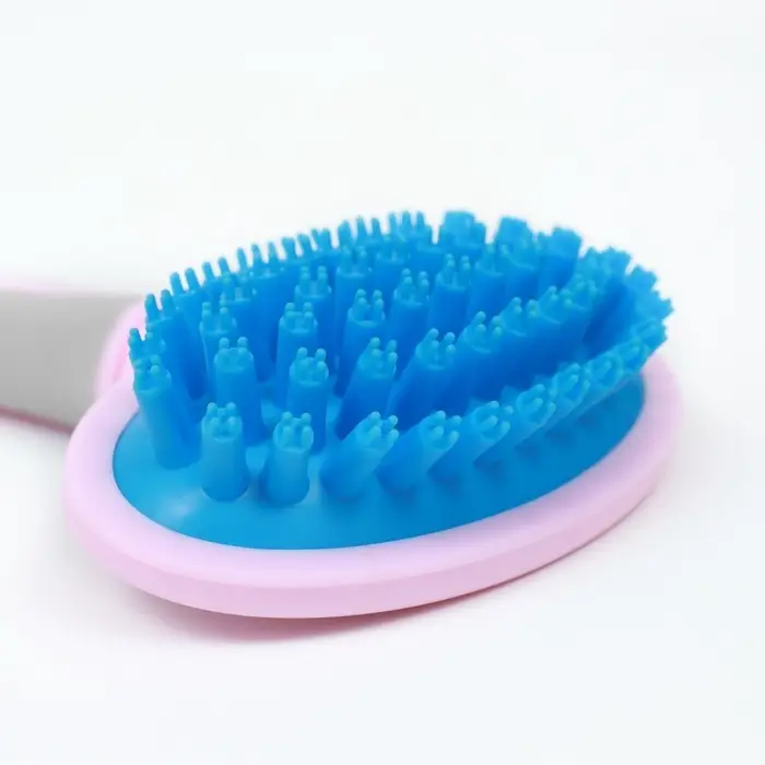 Щётка-массажёр для животных, 9.5&times;16.5 см, с силиконовыми зубьями, средняя, пластик, розовая, голубая