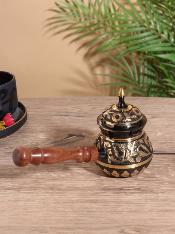 Турка "Чёрное золото" латунь, с крышкой и деревянной ручкой, 250 мл