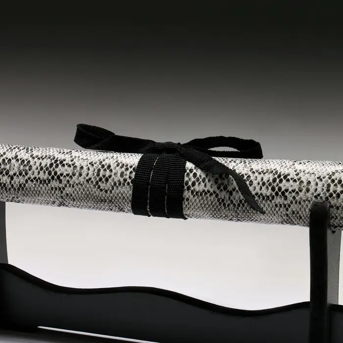 Макет оружия &laquo;Сувенирная катана. Премиум&raquo;, на подставке, серые ножны под змеиную кожу, 89 см