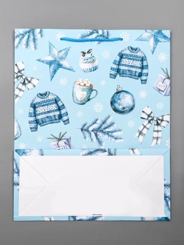 Пакет подарочный новогодний ламинированный, &laquo;Новогодние игрушки &raquo;, 26&times;12&times;32 см