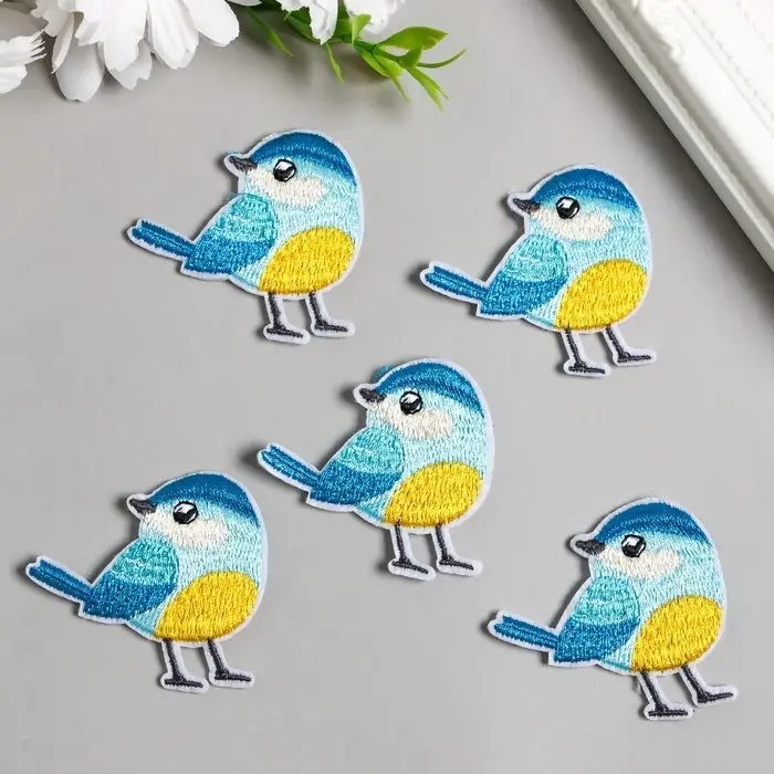 Декор для творчества текстиль вышивка "Синичка" 5х5,2 см