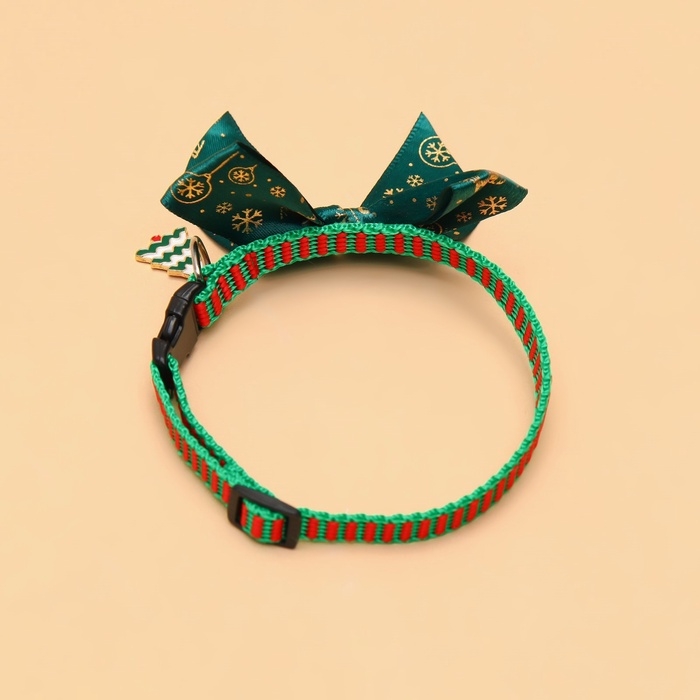 Ошейник + бант с оленями + новогодний подвес Ошейник + бант с оленями + новогодний подвес "Елка", 30 х 1 см, капрон, зелёный
