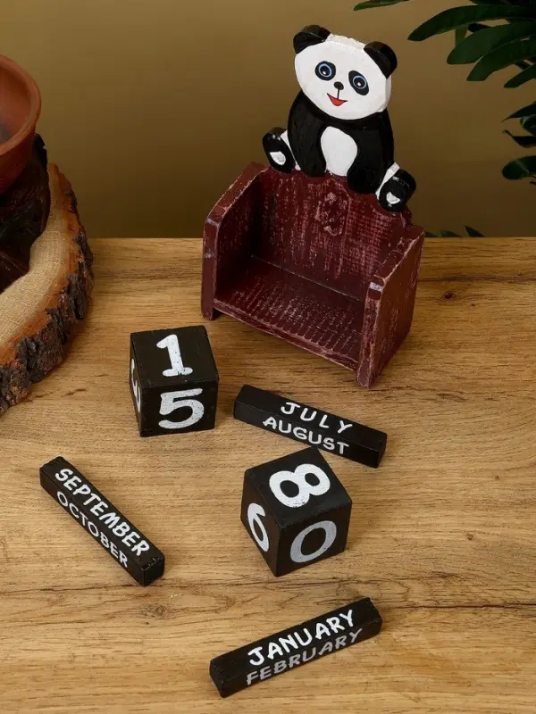 Календарь настольный Календарь настольный "Панда" дерево 11х5х14 см