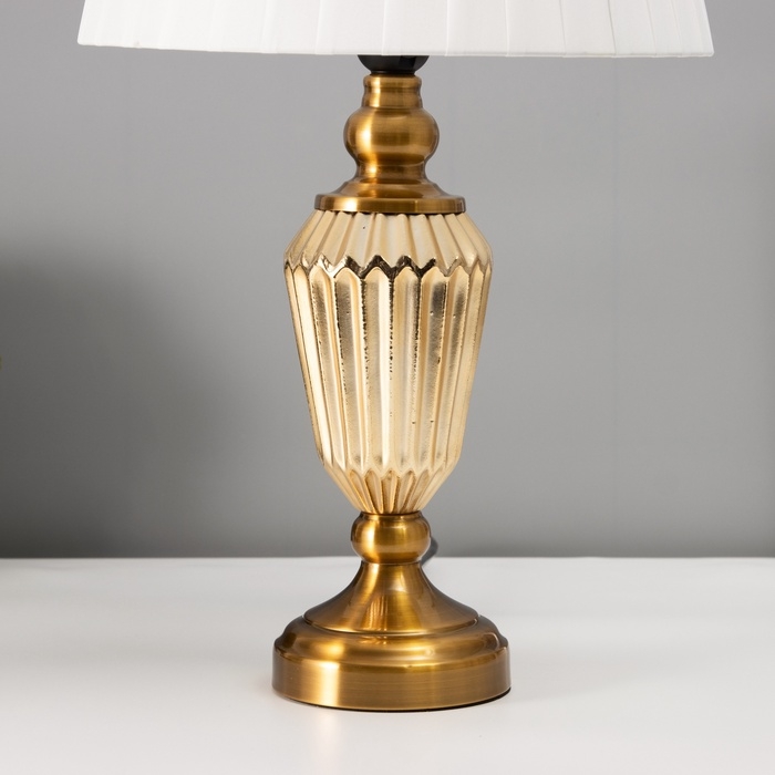Настольная лампа с абажуром RISALUX «Камелия», Е27, 40 Вт, латунь, 29×29×29.5 см Настольная лампа с абажуром RISALUX «Камелия», Е27, 40 Вт, латунь, 29×29×29.5 см