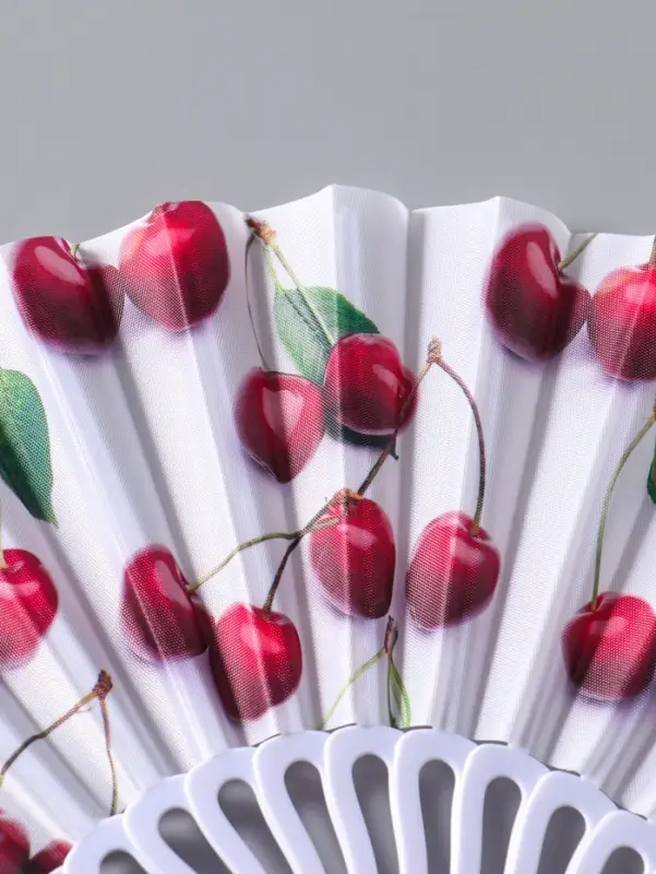 Веер складной &laquo;Вишенки на белом&raquo;, 22.5 см