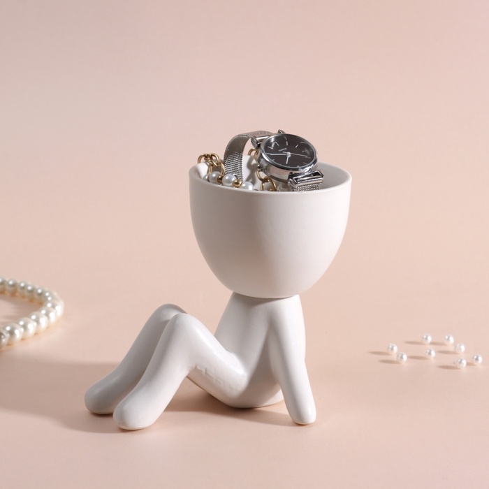 Предмет интерьера "Мистер Грин на чиле" 9,5*6,7*9,5 белый керамика