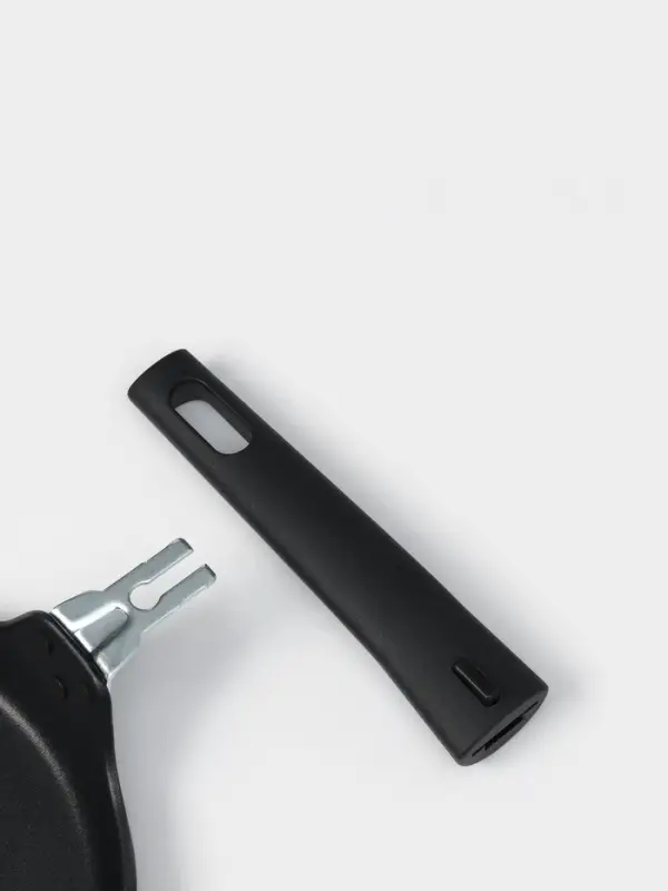 Сковорода блинная KUKMARA &laquo;Традиция&raquo;, d=20 см, съёмная ручка, антипригарное покрытие, литой алюминий, чёрная